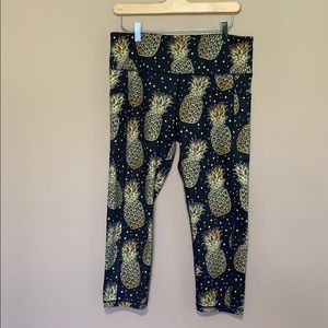 CVG Finapple Capris Size Large